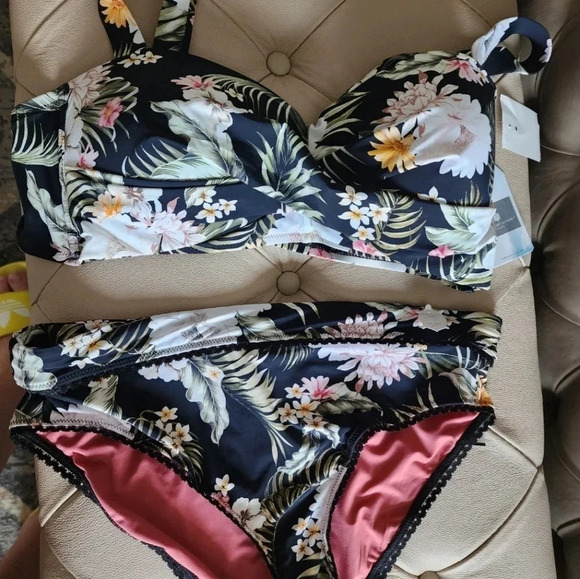 Everyday Sunday Bikini Set Sweamwear Black Floral top size 12 bottom  size 10 - Picture 2 of 8